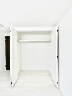 ���[�@�m���̃N���[�[�b�g�B���s��������̂Ō���̈ߗނ�����������܂�܂��B