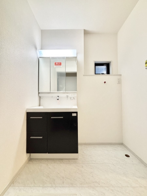 ���ʑ�E���ʏ��@�傫�����₷���O�ʋ��Ő�����������ʑ�́A�g�����Ȃ݃`�F�b�N�┧�̂������ɂ������߂ł��B 