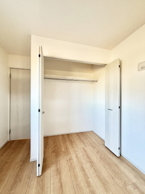 ���[�@�m���̃N���[�[�b�g�B���s��������̂Ō���̈ߗނ�����������܂�܂��B