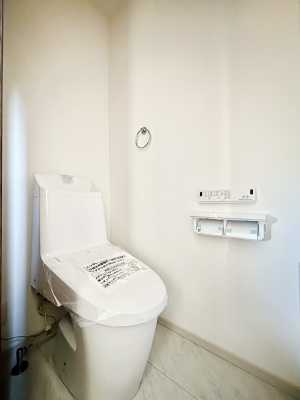 �g�C���@�g�C����1�K��2�K���ꂼ��ɔz�u����Ă��ĂƂĂ��֗��ł��B 