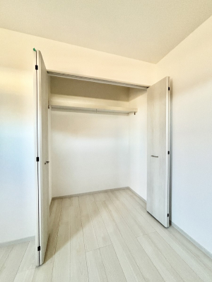 ���[�@�m���̃N���[�[�b�g�B���s��������̂Ō���̈ߗނ�����������܂�܂��B