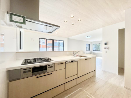 �L�b�`���@���������Ȃ���ł����Ƒ��Ƃ̉�b���y���߂�ΖʃL�b�`�� 