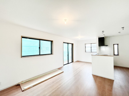 ���̑����ρ@���Ƒ������R�ƏW�܂�A���₩�ȏ΂����ŕ�܂��e���̋�ԂɂȂ肻���ł���