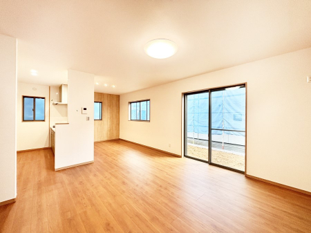 ���r���O�@���邢�z���������A�����̕��͋C�ɖ�������郊�r���O�E�_�C�j���O�B 