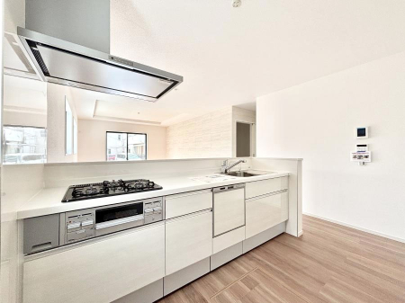 �L�b�`���@���������Ȃ���ł����Ƒ��Ƃ̉�b���y���߂�ΖʃL�b�`��