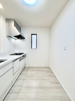 �L�b�`���@�u�₩�ȕ����ʂ蔲����L�b�`���B��������̂Ŗ��邭���C�ɂ��𗧂��܂��B