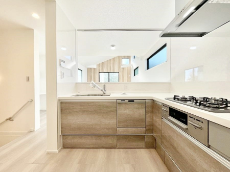 �L�b�`���@�J�E���^�[�z���Ɋy����������ׂ�B�����̂������������Ɣ��������Ȃ肻���ł��ˁB