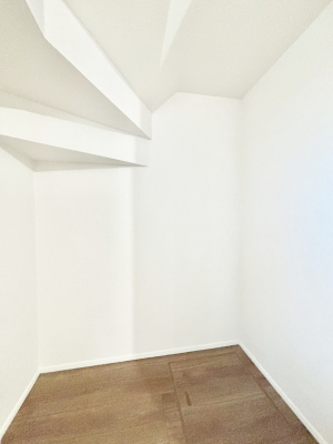 ���̑��@�G�߂̈ߗނ��X�b�L�����[�I��e�ʂ̎��[�͂����͓I��WIC�t���ł��B