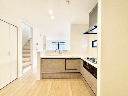 �L�b�`���@�J�E���^�[�z���Ɋy����������ׂ�B�����̂������������Ɣ��������Ȃ肻���ł��ˁB