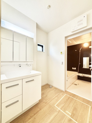 ʑEʏ@Ƃ̐ʃXy[XŒ̐gxxX[Y