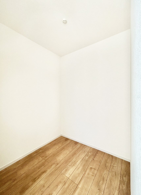 ̑@EH[NCN[[bgtŐԂLpł܂B