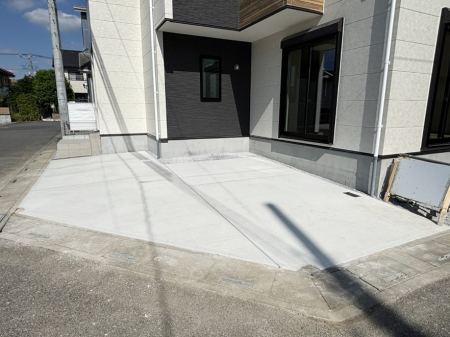 @2\I}Ȃql̒ԂɁB܂AƑ̎]ԃXy[XƂĂ劈B