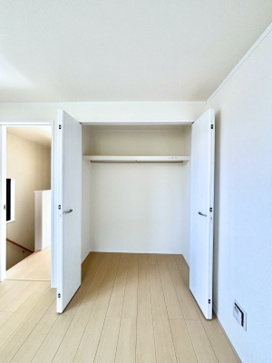 ���[�@�m���̃N���[�[�b�g�B���s��������̂Ō���̈ߗނ�����������܂�܂��B