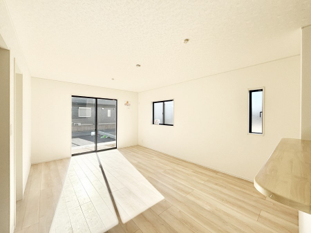 ���r���O�@�傫�ȑ����炽���Ղ�̗z���ƕ����������郊�r���O