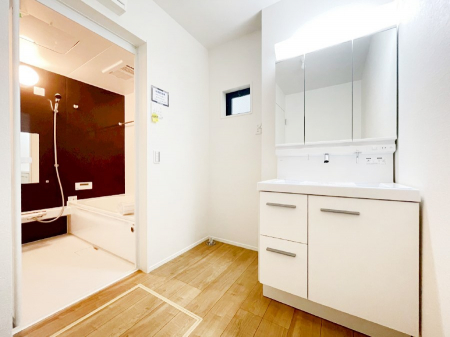 ̑@Ƃ̐ʃXy[XŒ̐gxxX[Y