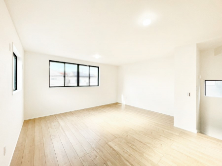 ���r���O�@2�K���r���O�͂��Ђ��܂̌��������Ղ�Ǝ�肱�߁A�������Ɖ߂����܂�