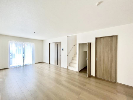 ���̑����ρ@���r���O�K�i���Ƒ��̏Ί�Ɖ�b���Ȃ��ł���܂�  