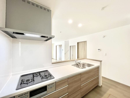 �L�b�`���@���������Ȃ���ł����Ƒ��Ƃ̉�b���y���߂�ΖʃL�b�`��