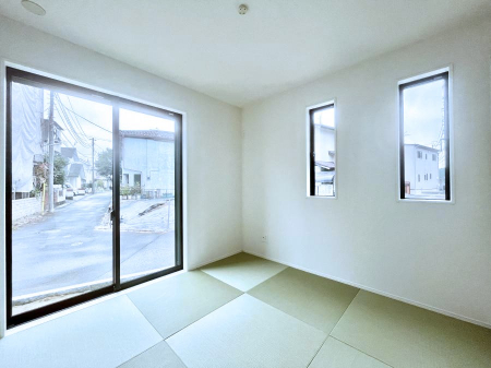 ���̑����ρ@���r���O�Ɨׂ荇���Ă���a���B�ق��ƈꑧ�ł���a�̋�Ԃ��Y�ꂸ�ɁB 