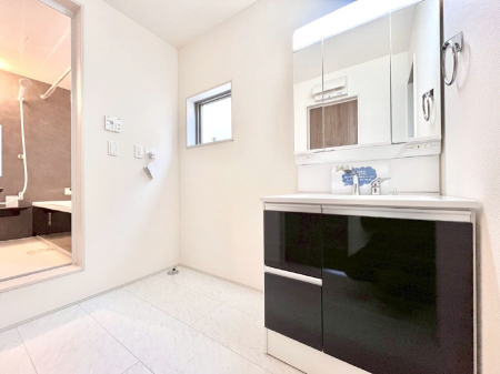 ���̑��@�������̂�����K��Ԃł��B�����̐g�x�x���C�����ǂ����g�������܂��B 