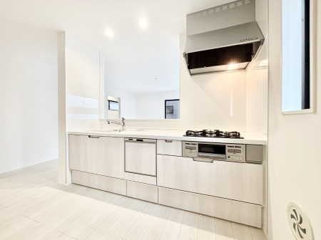 �L�b�`���@���������Ȃ���ł����Ƒ��Ƃ̉�b���y���߂�ΖʃL�b�`��