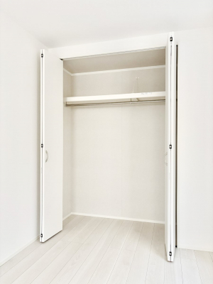 ���[�@�m���̃N���[�[�b�g�B���s��������̂Ō���̈ߗނ�����������܂�܂��B