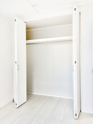 ���[�@�m���̃N���[�[�b�g�B���s��������̂Ō���̈ߗނ�����������܂�܂��B