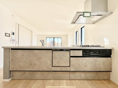 �L�b�`���@�������������I�ɁA�y�����I�V�X�e���L�b�`��