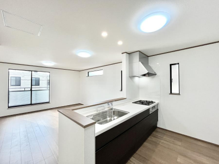 �L�b�`���@���������Ȃ��炲�Ƒ��Ƃ̉�b���y���߂�ΖʃJ�E���^�[�L�b�`��