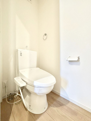 �g�C���@�g�C����1�K��2�K���ꂼ��ɔz�u����Ă��ĂƂĂ��֗��ł��B 