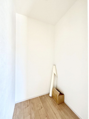 ���̑����ρ@���r���O���[�B�����Ɏ��[������ƕ����W�܂�LDK���X�b�L���Еt�������ł��ˁB  