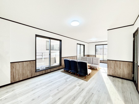 ���r���O�@�Ƒ��c���̎��Ԃ����������Ȃ��났�̃��r���O�_�C�j���O�B   