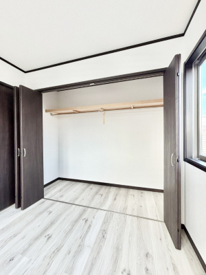 ���[�@�m���̃N���[�[�b�g�B���s��������̂Ō���̈ߗނ�����������܂�܂��B