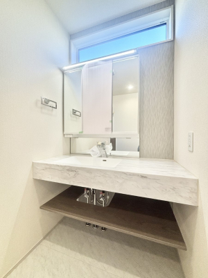 ʑEʏ@傫₷OʋŐʑ́AgȂ݃`FbN┧̂ɂ߂łB 