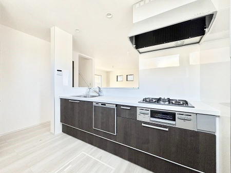 �L�b�`���@���������Ȃ���ł����Ƒ��Ƃ̉�b���y���߂�ΖʃL�b�`��