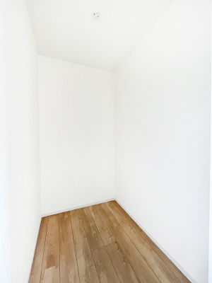 ̑@EH[NCN[[bgtŐԂLpł܂B