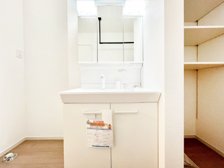 ʑEʏ@X^COɕ֗ȎOʋA~[LrlbgōׂXbL