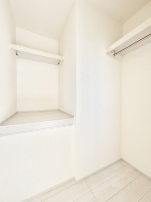 ���[�@�m���̃N���[�[�b�g�B���s��������̂Ō���̈ߗނ�����������܂�܂��B