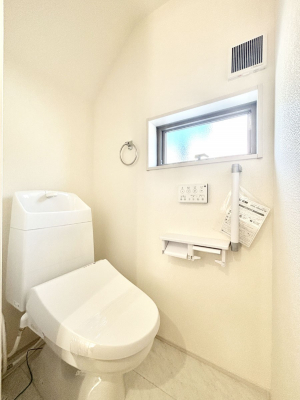 �g�C���@�g�C����1�K��2�K���ꂼ��ɔz�u����Ă��ĂƂĂ��֗��ł��B 