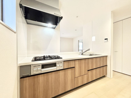 �L�b�`���@���������Ȃ���ł����Ƒ��Ƃ̉�b���y���߂�ΖʃL�b�`��