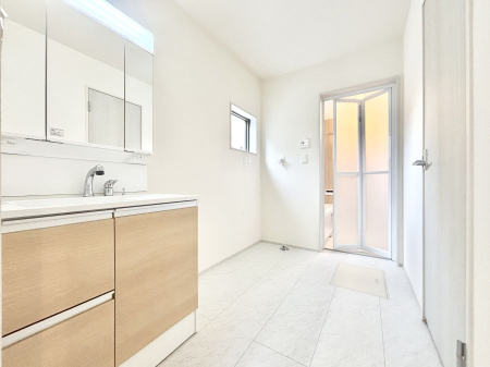 ���̑��@�������̂�����K��Ԃł��B�����̐g�x�x���C�����ǂ����g�������܂��B 