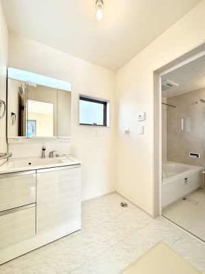 ���̑��@�������̂�����K��Ԃł��B�����̐g�x�x���C�����ǂ����g�������܂��B 