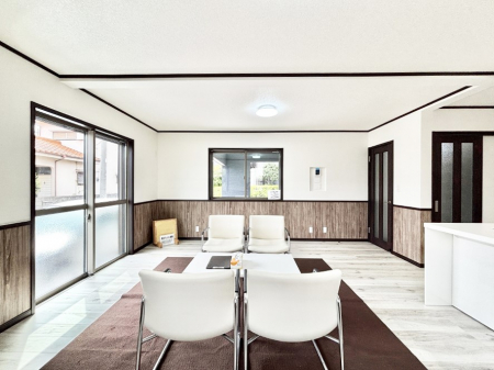 ���̑����ρ@�A�N�Z���g�N���X���������ȃ_�C�j���O�B�Ƒ��ł̂�т肭�낰��L�X�X�y�[�X�B