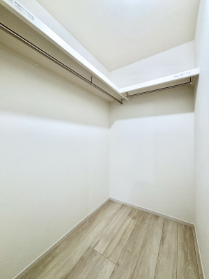 ̑@EH[NCN[[bgtŐԂLpł܂B