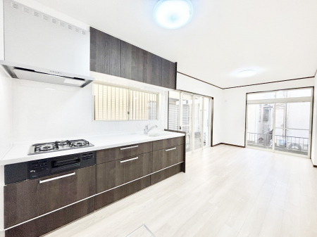 �L�b�`���@���Ƒ������R�ƏW�܂�A���₩�ȏ΂����ŕ�܂��e���̋�ԂɂȂ肻���ł��ˁI