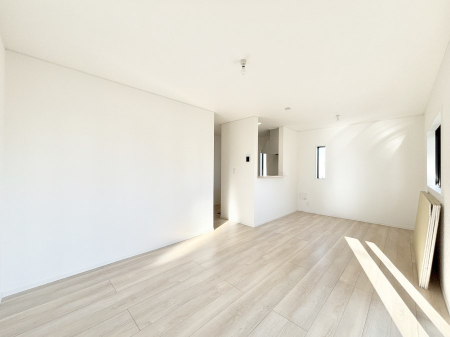 ���r���O�@���邢�z���������A�����̕��͋C�ɖ�������郊�r���O�E�_�C�j���O�B 