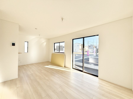 ���̑����ρ@�Ƒ��̏Ί炪���R�Ɛ��܂�Ă���A����ȕ��͋C�̃_�C�j���O�Ɏd�オ���Ă��܂� 