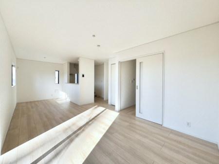 ���r���O�@�Ƒ��c���̎��Ԃ����������Ȃ��났�̃��r���O�_�C�j���O�B   