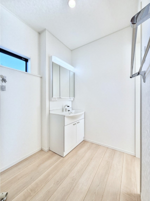 ���̑��@�������̂�����K��Ԃł��B�����̐g�x�x���C�����ǂ����g�������܂��B 