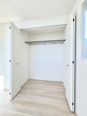 ���[�@�m���̃N���[�[�b�g�B���s��������̂Ō���̈ߗނ�����������܂�܂��B